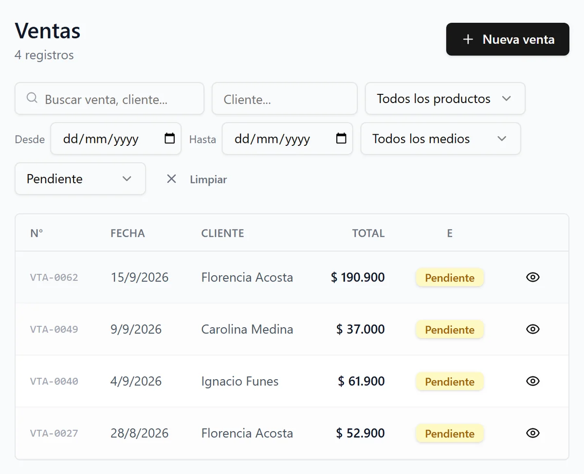 La lista de ventas filtrada por pendientes de cobro, con cliente e importe (datos de ejemplo)
